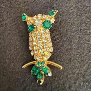 Vintage Owl Brooch Green Rhinestone Eyes Gold Tone